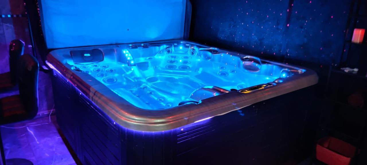 Loft romantique hammam spa privatif playroom Grenoble Extérieur photo