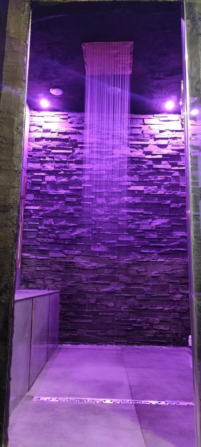 Loft romantique hammam spa privatif playroom Grenoble Extérieur photo