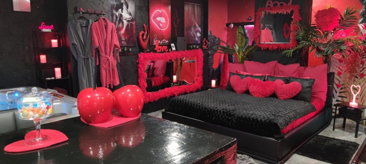 Loft romantique hammam spa privatif playroom Grenoble Extérieur photo