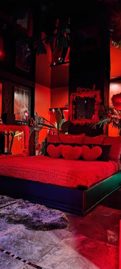 Loft romantique hammam spa privatif playroom Grenoble Extérieur photo