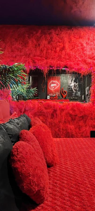 Loft romantique hammam spa privatif playroom Grenoble Extérieur photo
